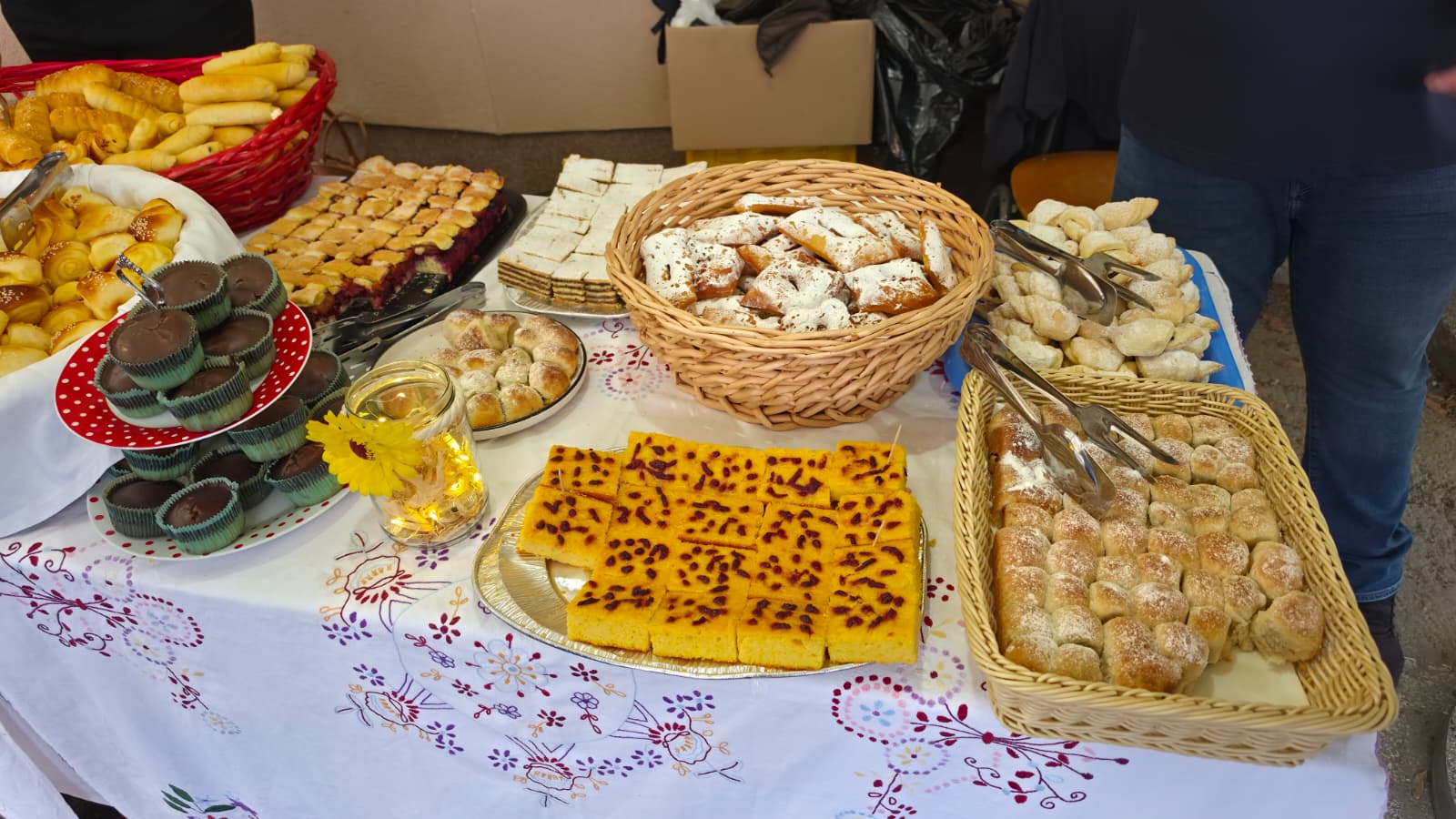 Domaće delicije pod suncobranima
