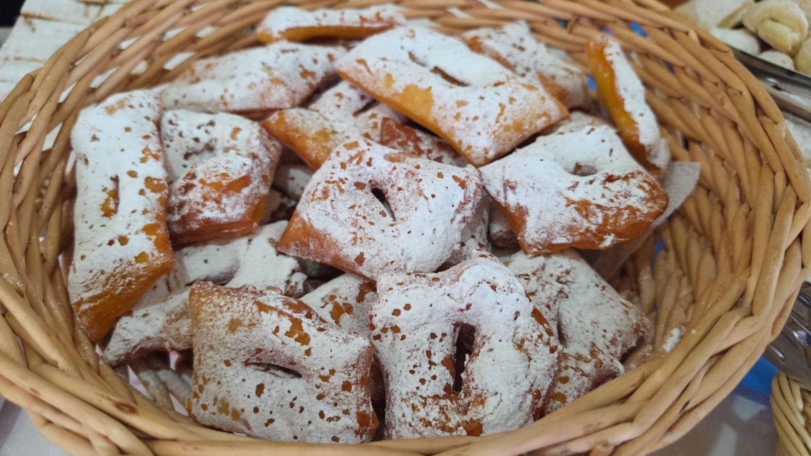 Domaće mekike sa šećerom u prahu