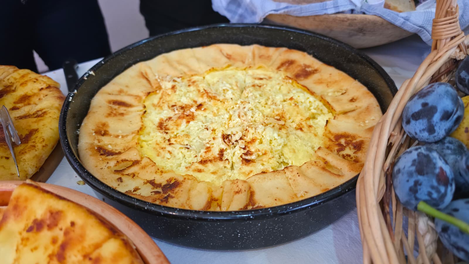Domaće delicije na stolu