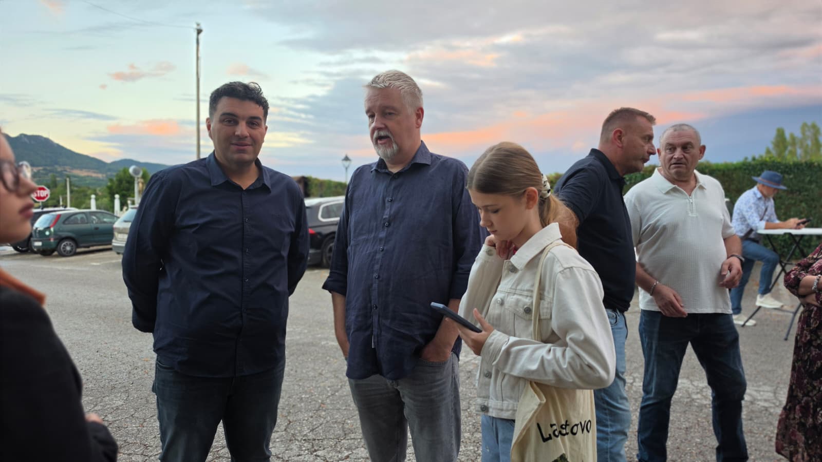 Gosti u ranoj večeri