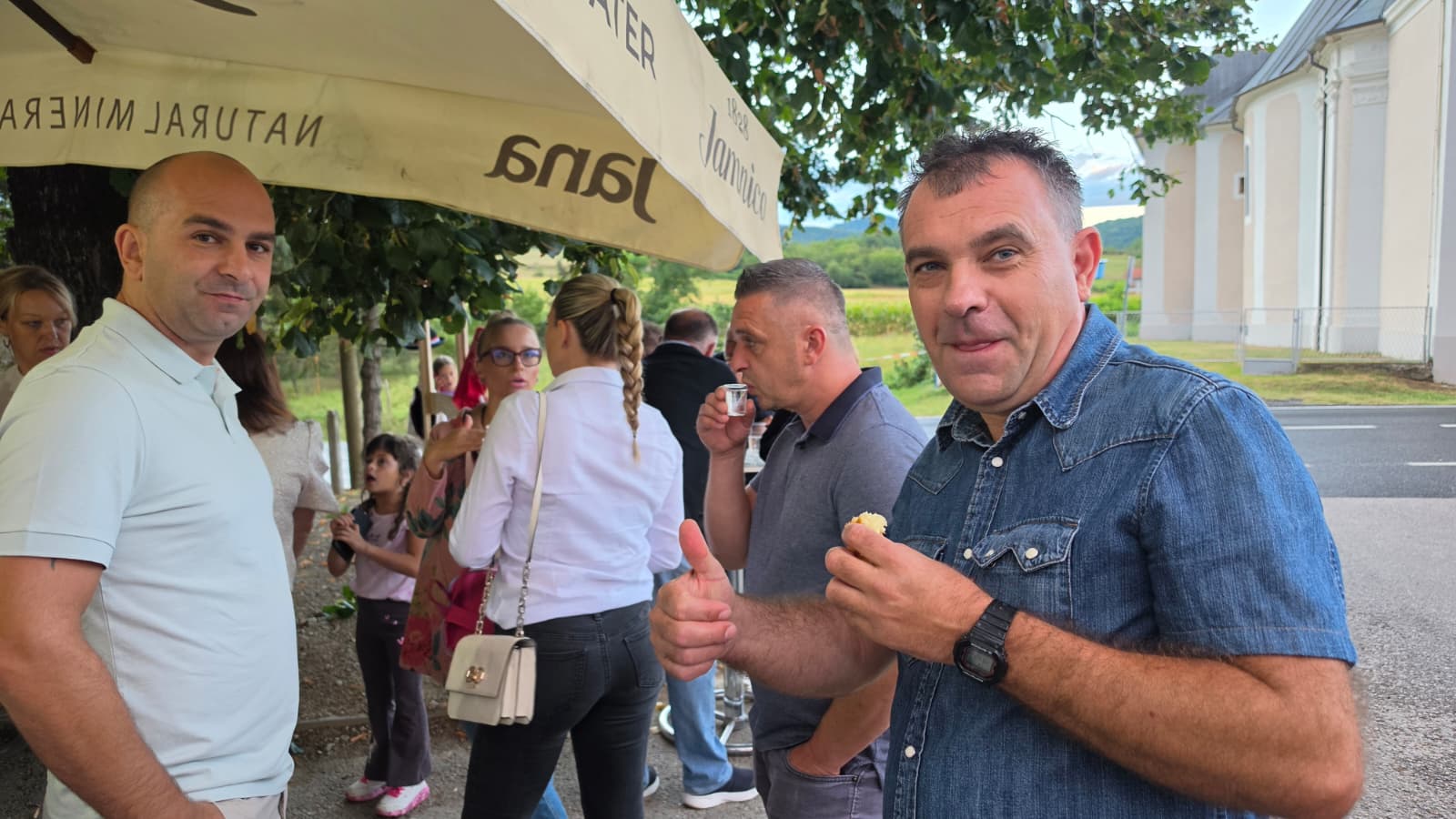 Druženje gostiju na manifestaciji