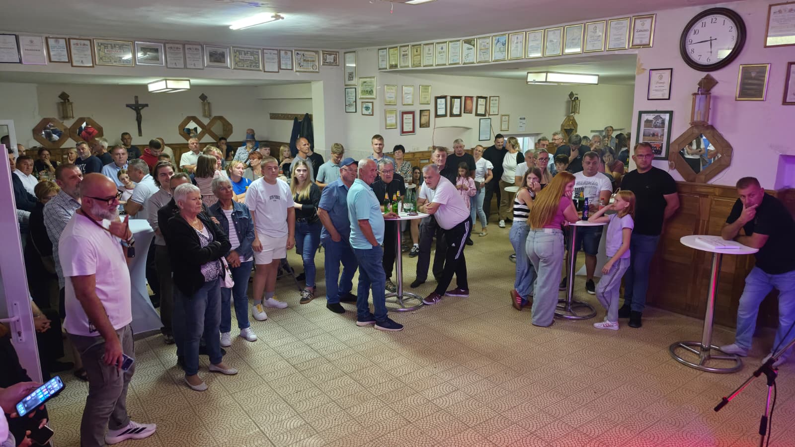 Puna dvorana Vatrogasnog doma DVD-a Dropkovec tijekom svečanog otvaranja 18. Slivarijade