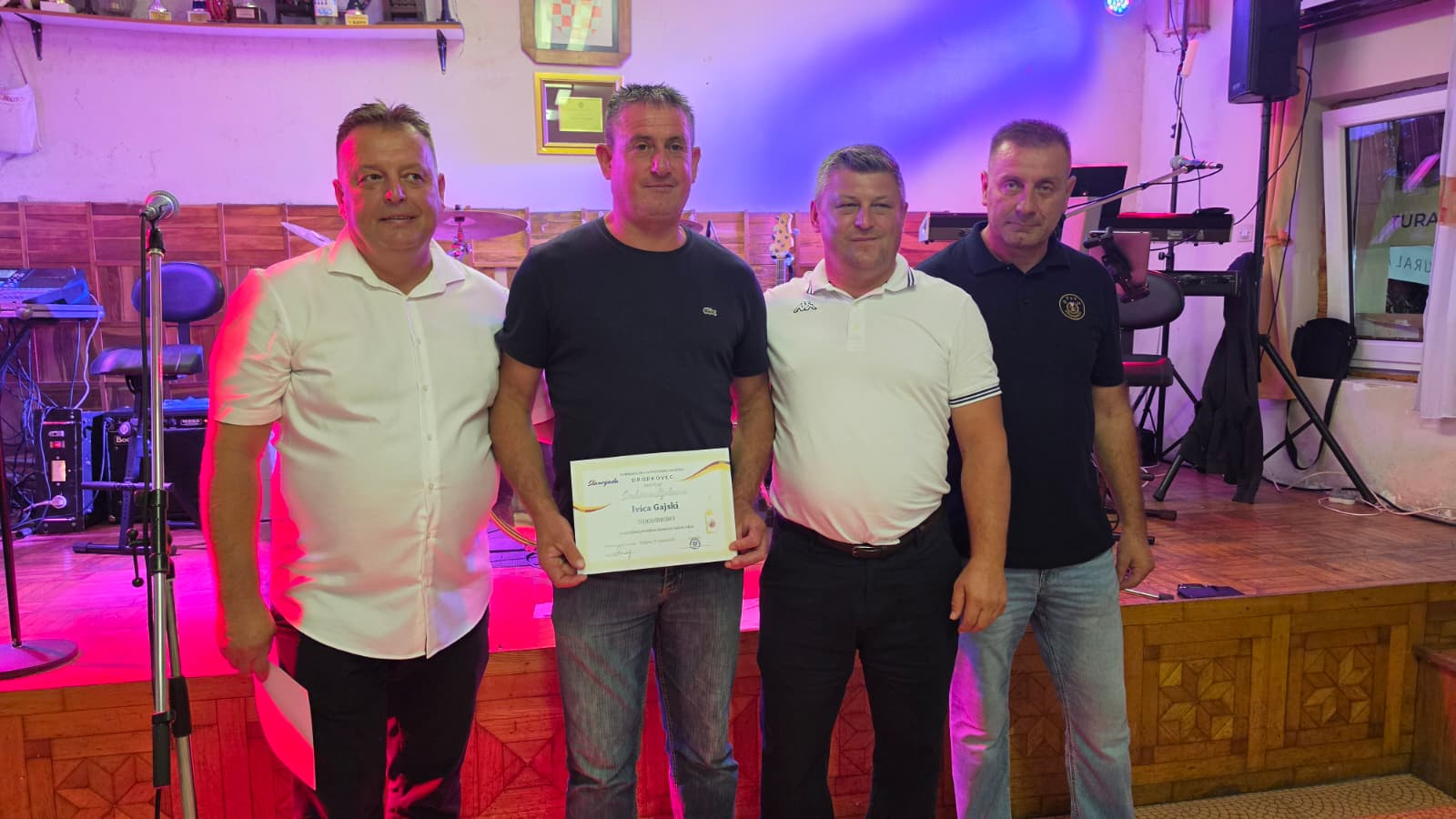 Ivica Gajski prima diplome
