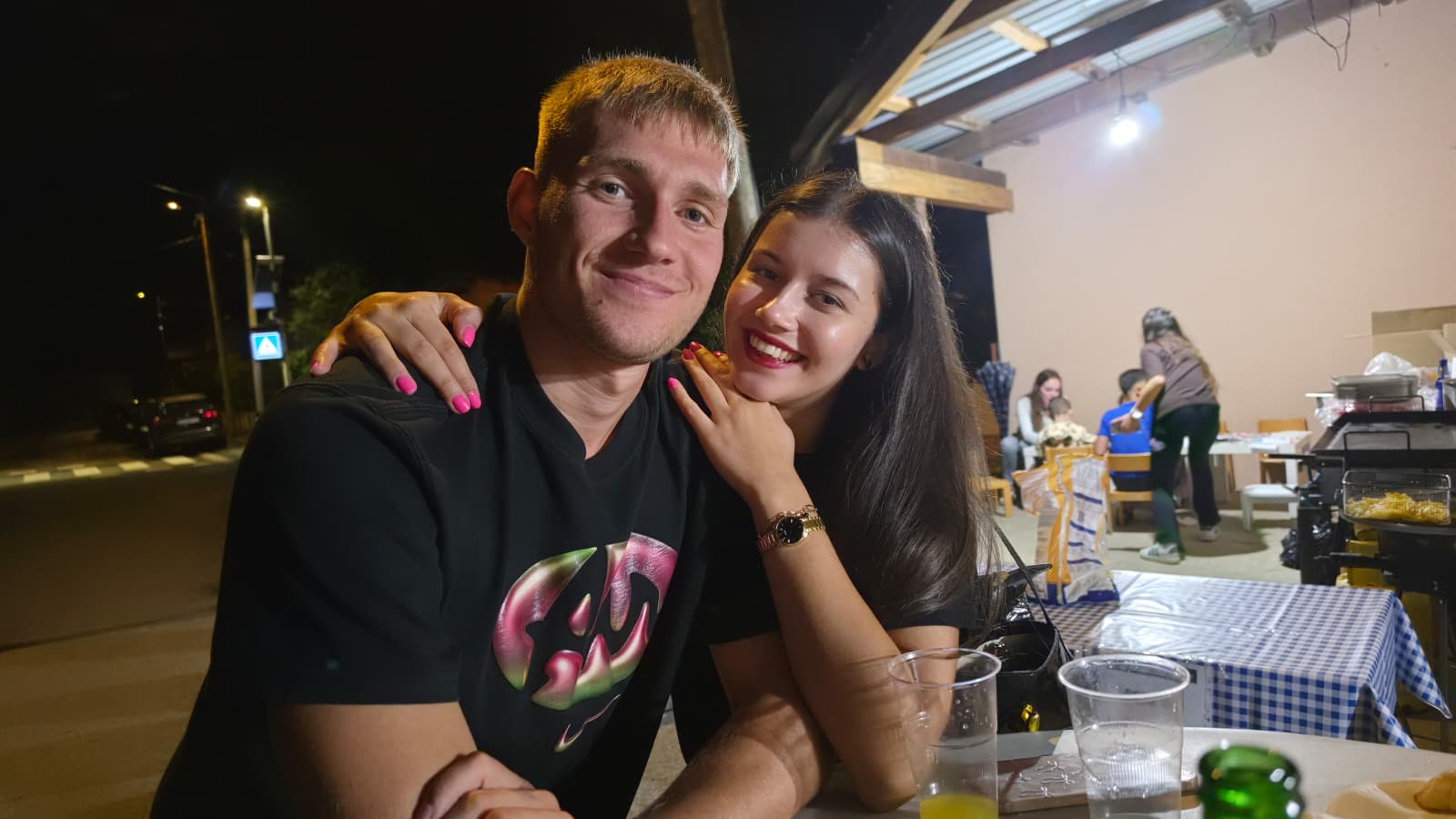 Veselo društvo u dvorani