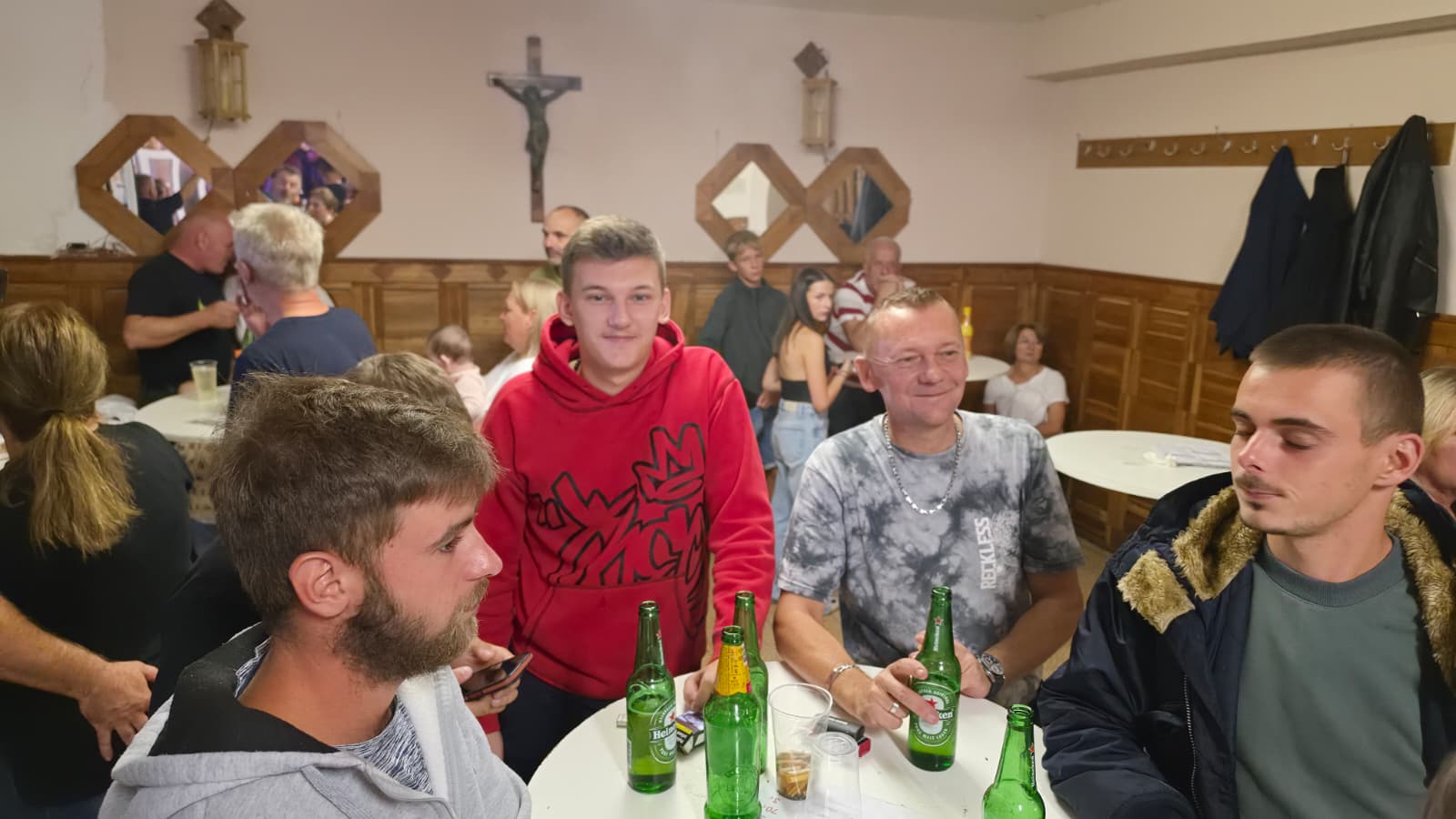 Veselje u dvorani vatrogasnog doma