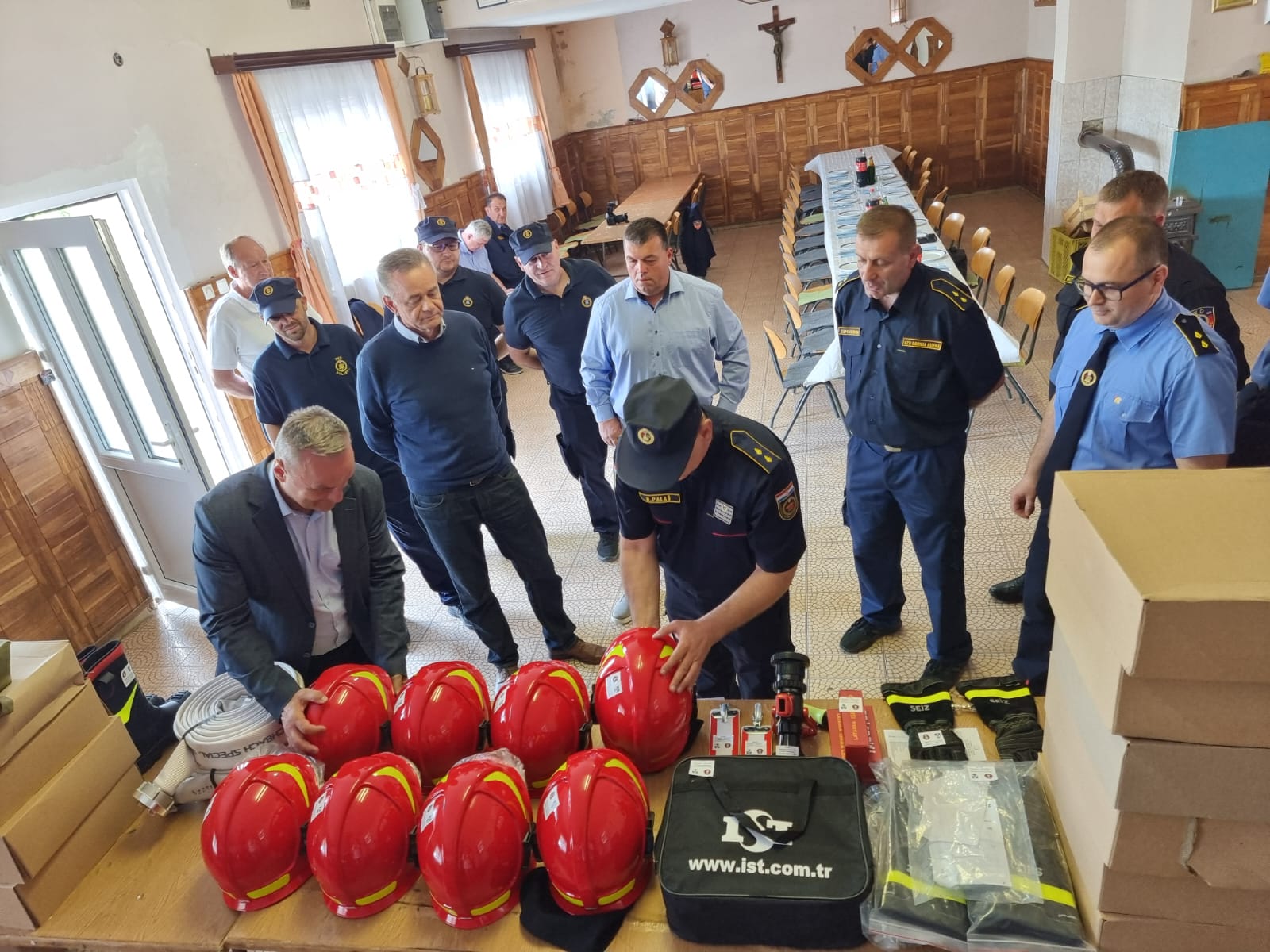 Darko Palaš i Darko Koren na svečanosti primopredaje opreme