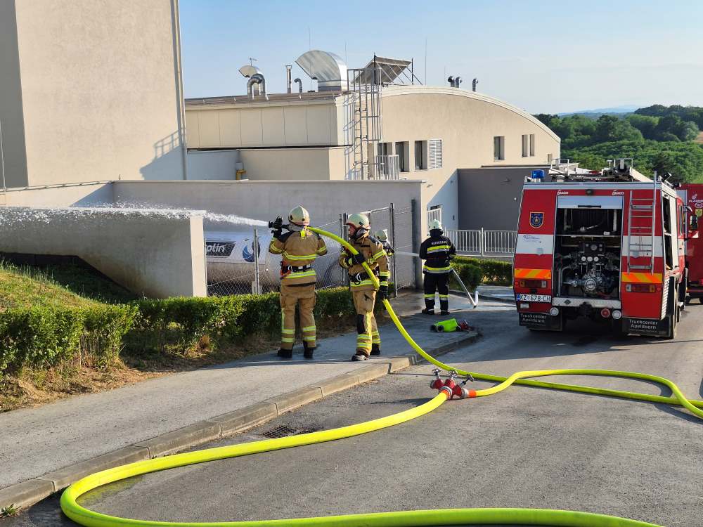 Vatrogasci u pripremi za intervenciju
